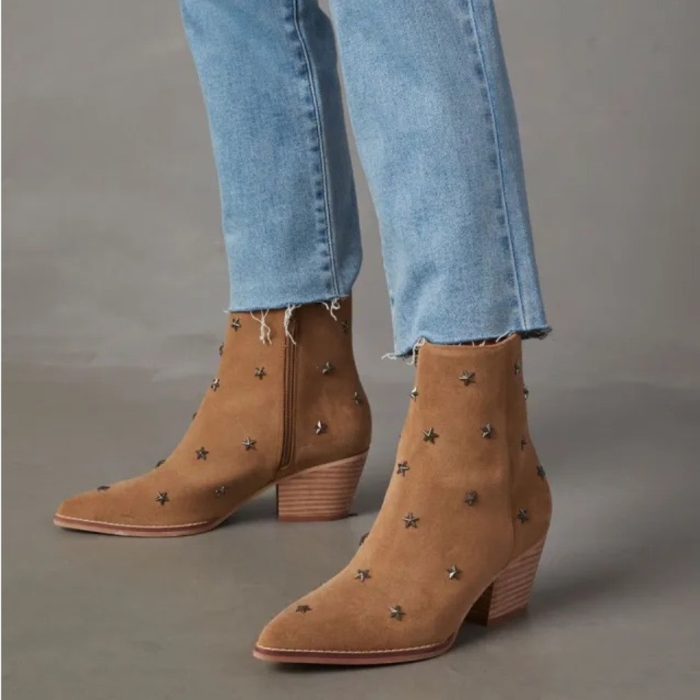 Madewell like- Suede Beige Star Ankle Boots